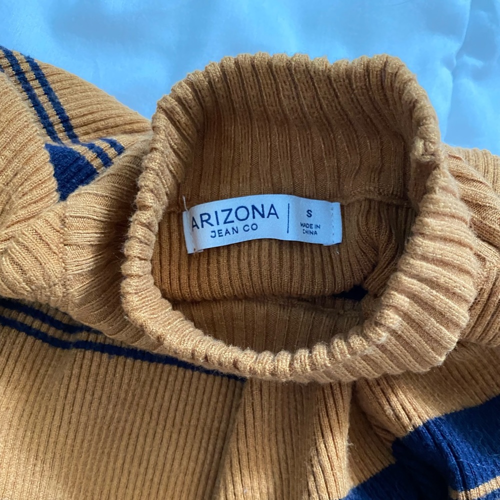 Women’s Small Navy and Gold Striped Cropped Turtleneck Sweater